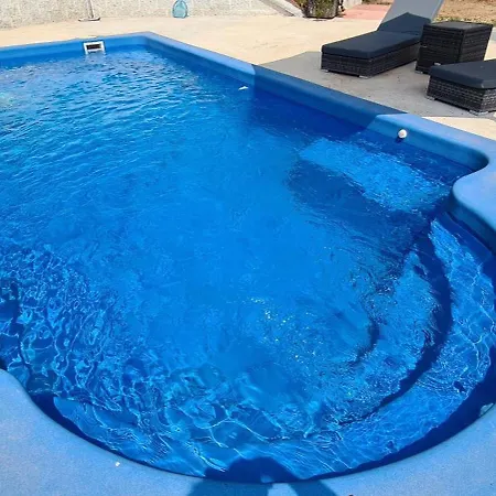 Apartment With Pool And Amazing Views!